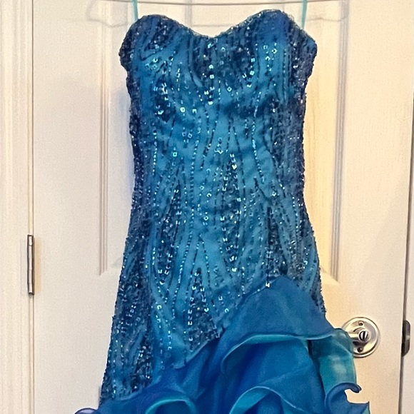 Ball Gown/prom dress - Picture 1 of 7